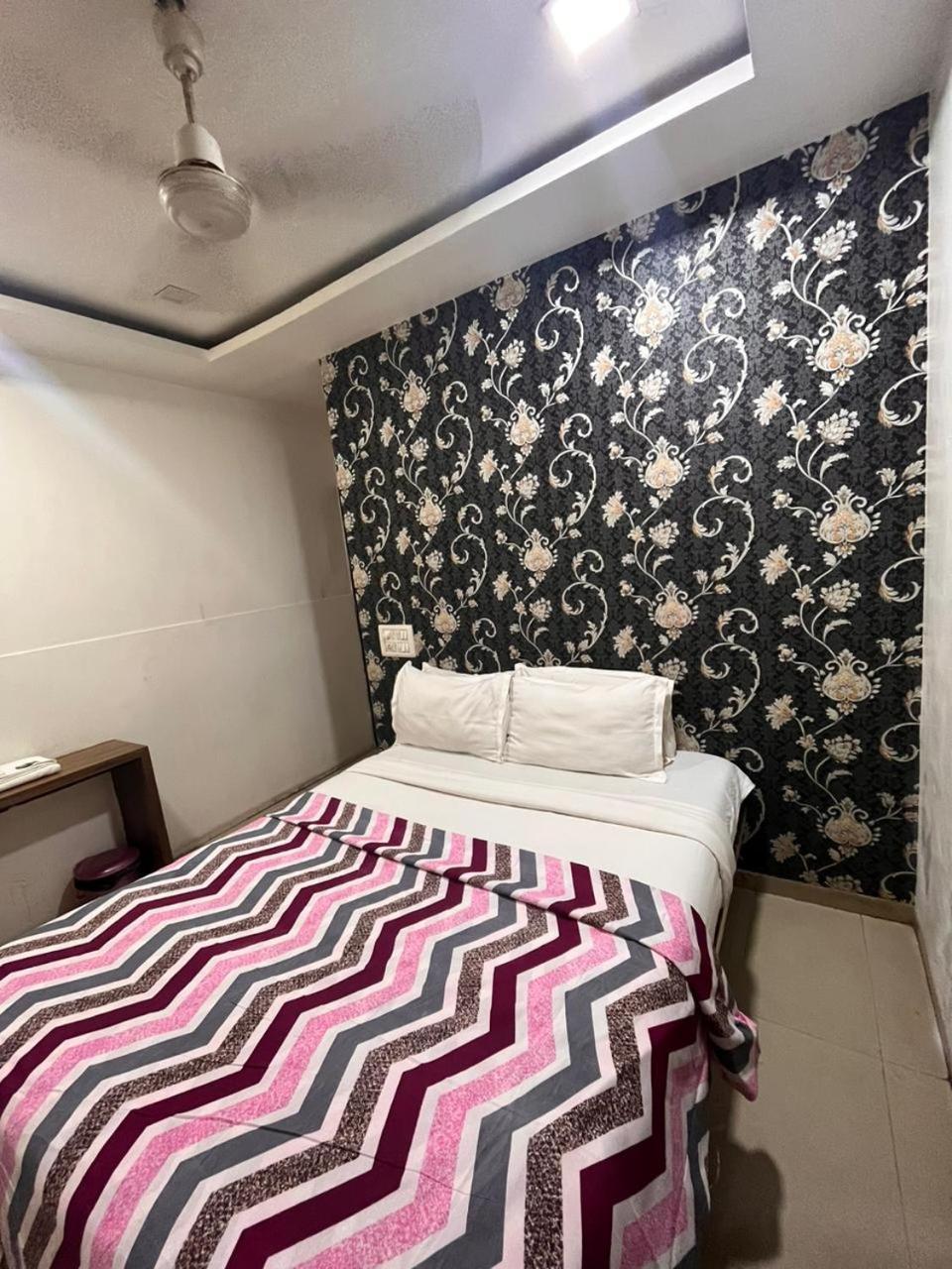 Hotel Havana Mumbai Exterior foto